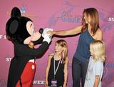 th_13787_Cindy_Crawford_Miley_Cyrus_Sweet_16_birthday_celeb_04_122_1114lo.jpg