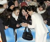 th_97915_Celebutopia-Angelina_Jolie-The_curious_case_of_Benjamin_Button_premiere_in_Berlin-62_122_1189lo.jpg