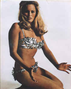 vintage nice legs : ursula andress