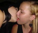KissingTeens02-Pic