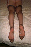 Сперма на женских ножках