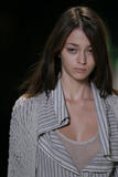 th_12915_md-lerage.com-ss05-rtw-paris-w-chalayan-013-fz6aanxn_122_610lo.jpg