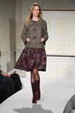 th_00492_Oscar_de_la_Renta_Fall-WInter_2008_2009_Runway_Pictures_1352_jpg_122_827lo.jpg