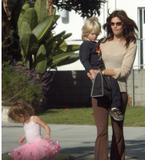 th_42986_Cindy_Crawford_Celebrity_City_Mix_512206_122_831lo.jpg